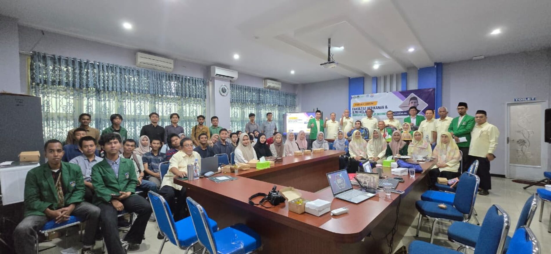 Kuliah Umum FPIK UMI Bahas Kebijakan dan Tantangan Pengelolaan Sumberdaya Pesisir dan Laut